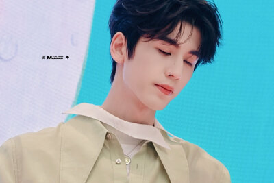 cr.MAMORU·张凌赫