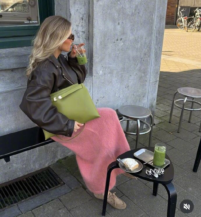 BY爱喝可乐的古娜小姐