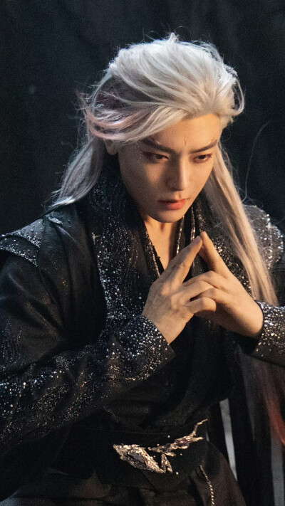 入青云 纪伯宰 侯明昊