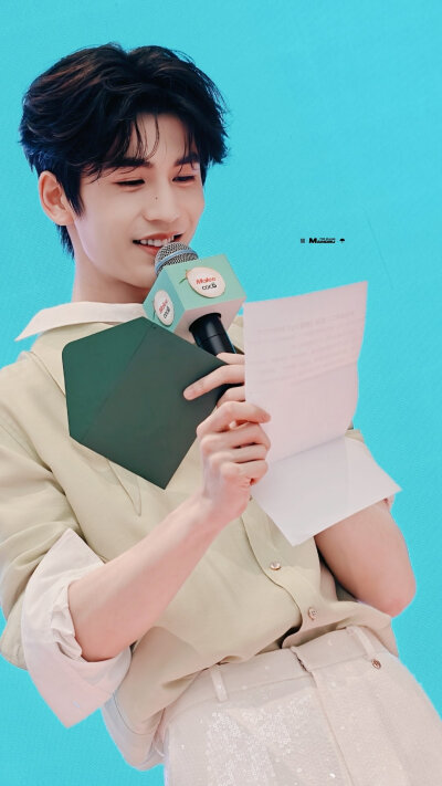 cr.MAMORU·张凌赫