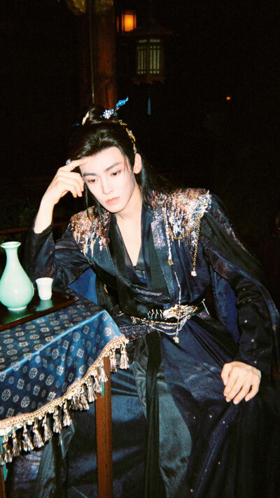 入青云 纪伯宰 侯明昊
