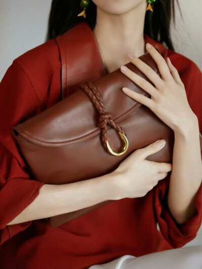 孟子义
BottegaVeneta