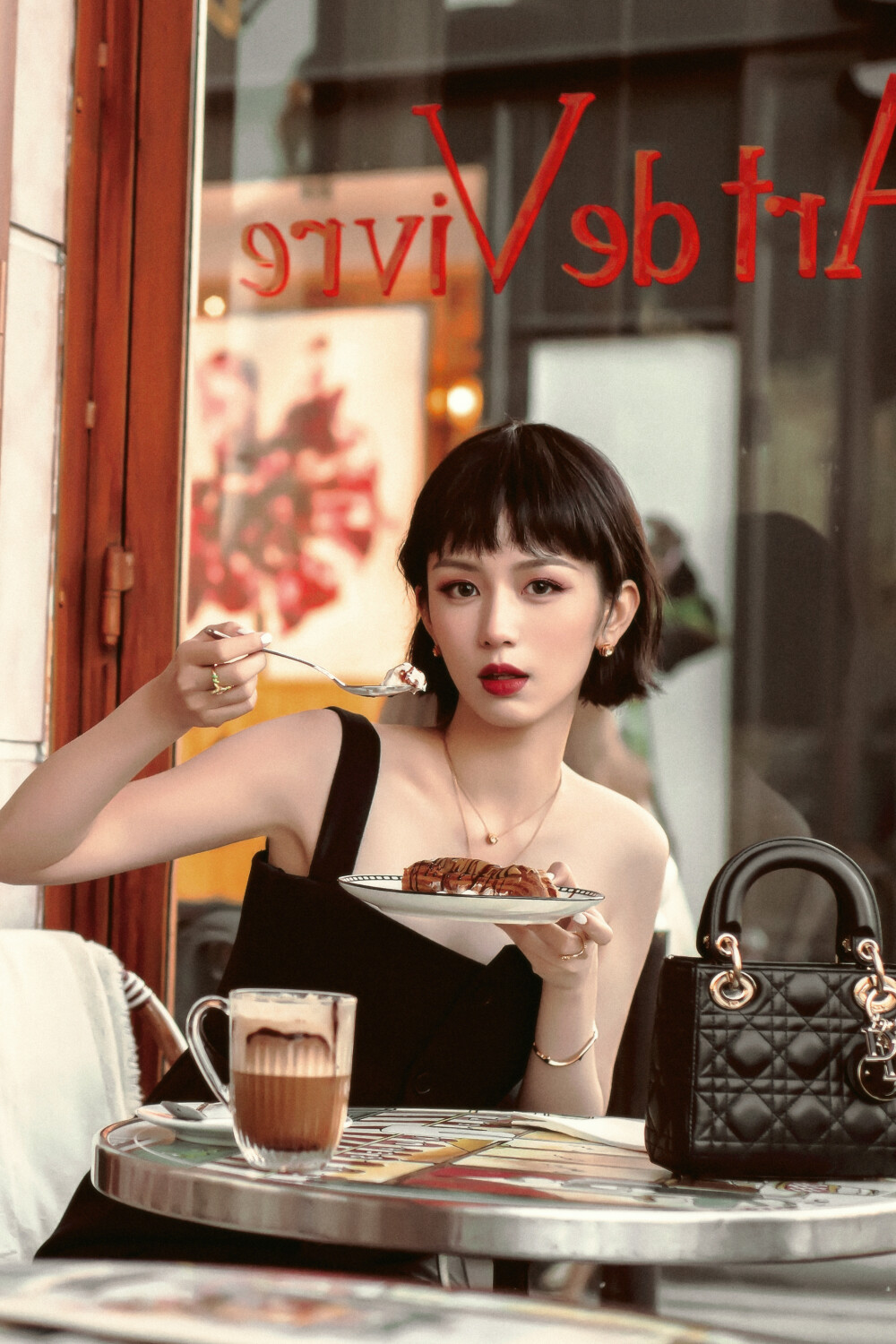 周也
LOVE IN PARIS
cr.@与山烬