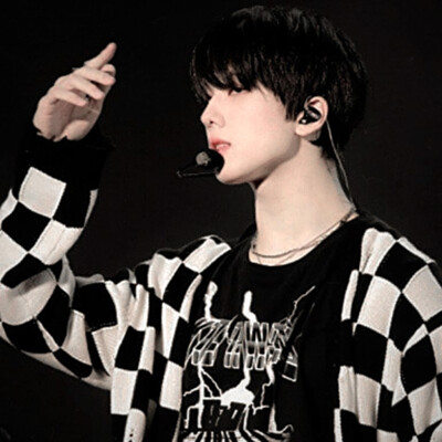 他们说十指连心，我终于分清你松开我的那一刻，痛的是哪里