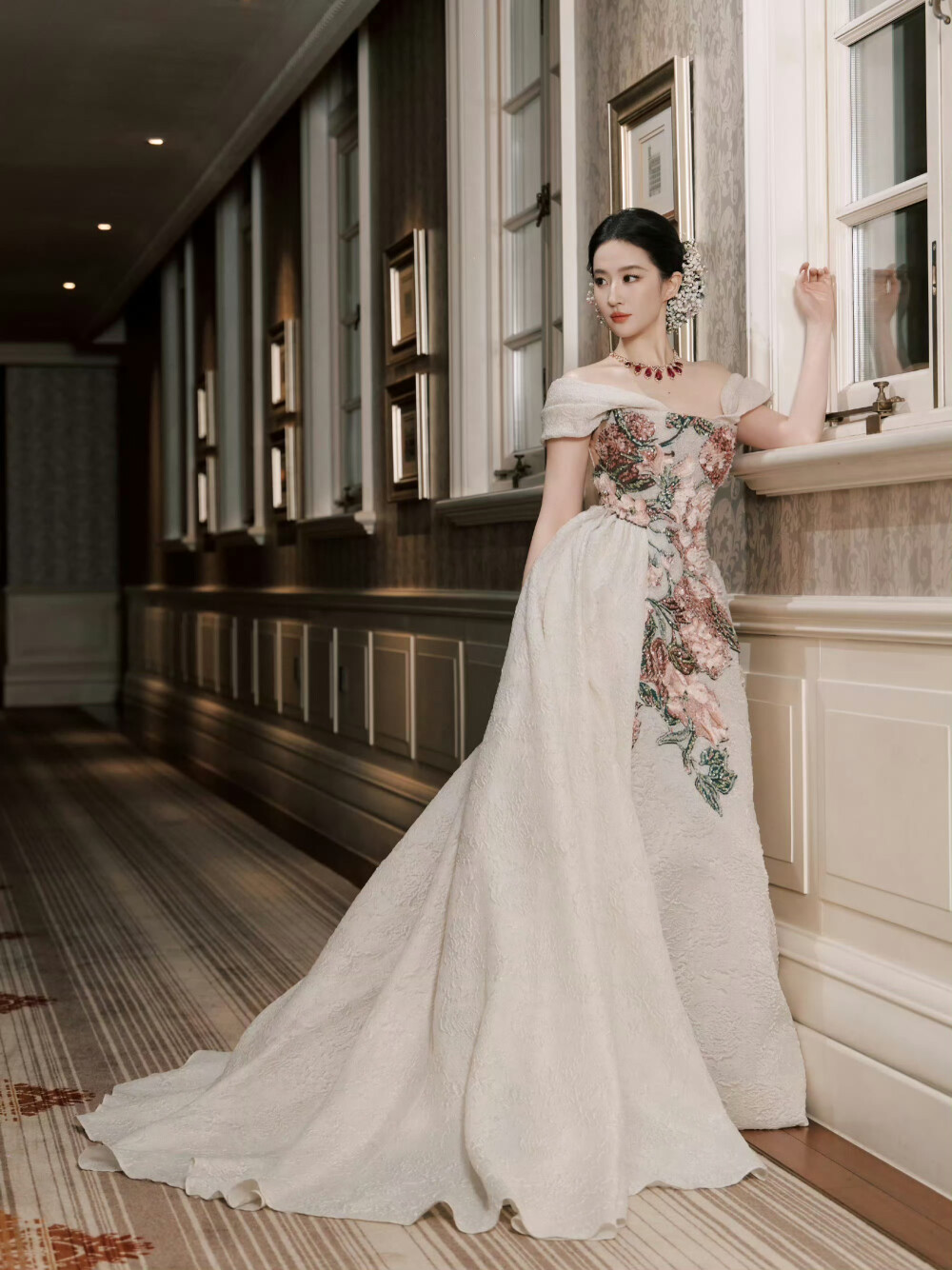 完全梦回白秀珠！
刘亦菲 