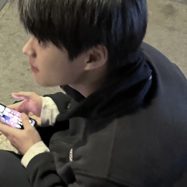 人与人之间是一场仓促的骤雨 很久以后还是划在玻璃上的雨痕