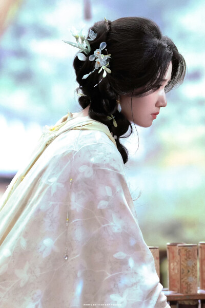 入青云｜明意
cr：讨厌茫裹