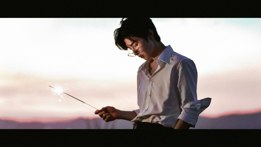 陈哲远
Limerence
cr.@与山烬