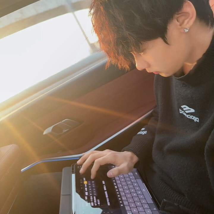 人与人之间是一场仓促的骤雨 很久以后还是划在玻璃上的雨痕