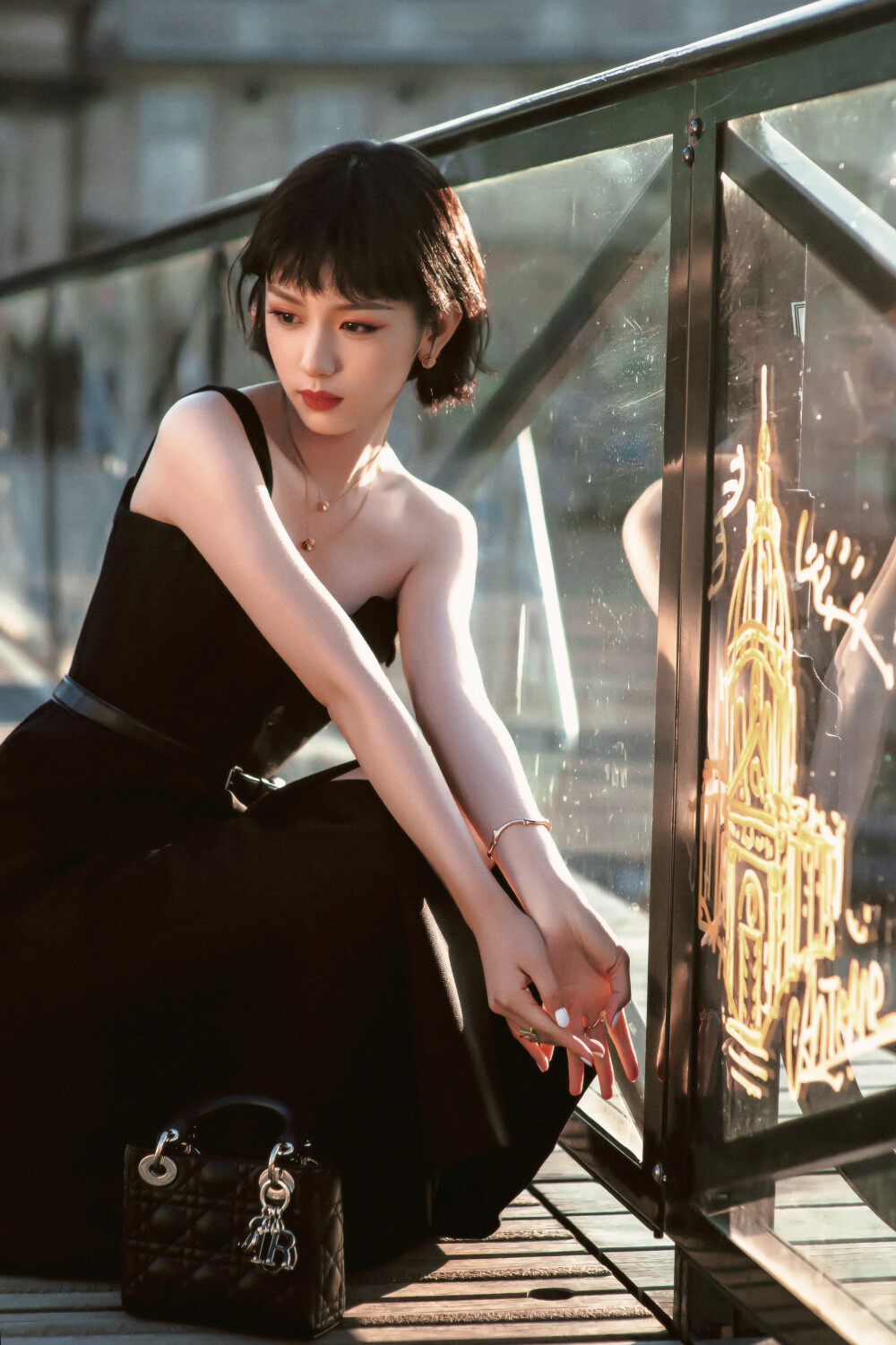 周也
LOVE IN PARIS
cr.@与山烬