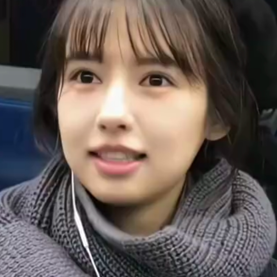 你抚平一条围巾的曲折