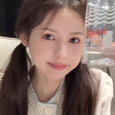 新鲜出炉的双马尾宝宝