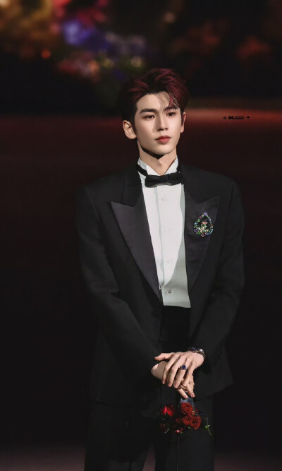 cr.MAMORU·张凌赫
