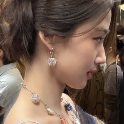 卢昱晓