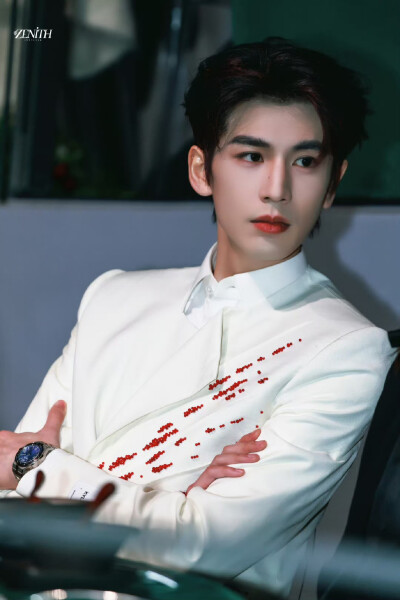 cr.ZENITH丨天穹·张凌赫