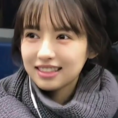 你抚平一条围巾的曲折