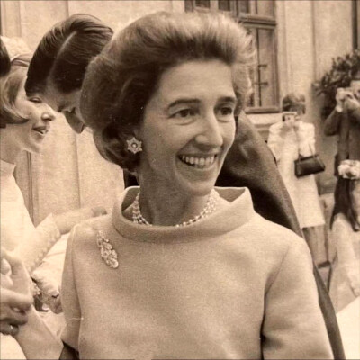 英国伯爵夫人格拉迪斯