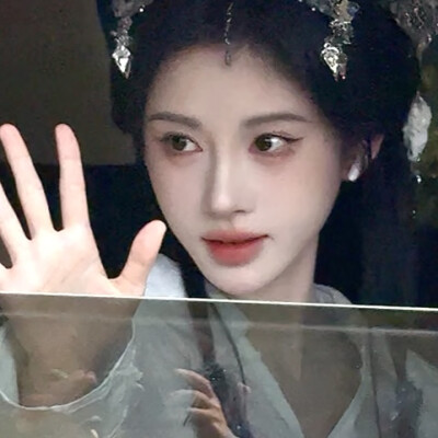 鞠婧祎