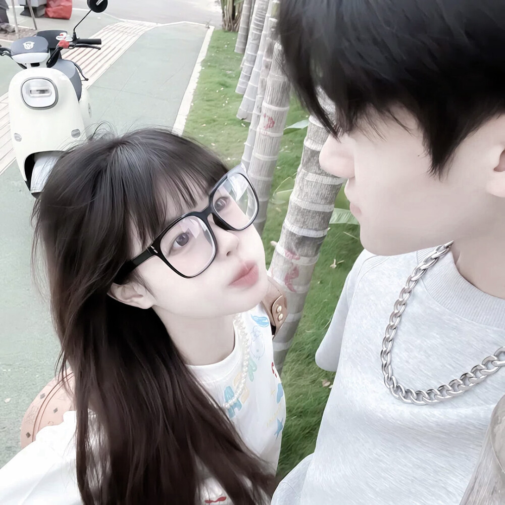 像我这种神经兮兮的人 能一直陪我玩听我讲一大堆话的人 一定是能陪我很久的人