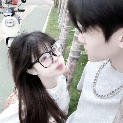 像我这种神经兮兮的人 能一直陪我玩听我讲一大堆话的人 一定是能陪我很久的人