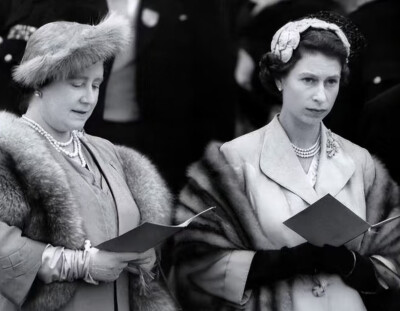 英国女王母女