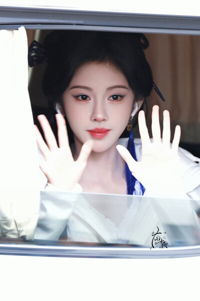 鞠婧祎