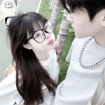 像我这种神经兮兮的人 能一直陪我玩听我讲一大堆话的人 一定是能陪我很久的人