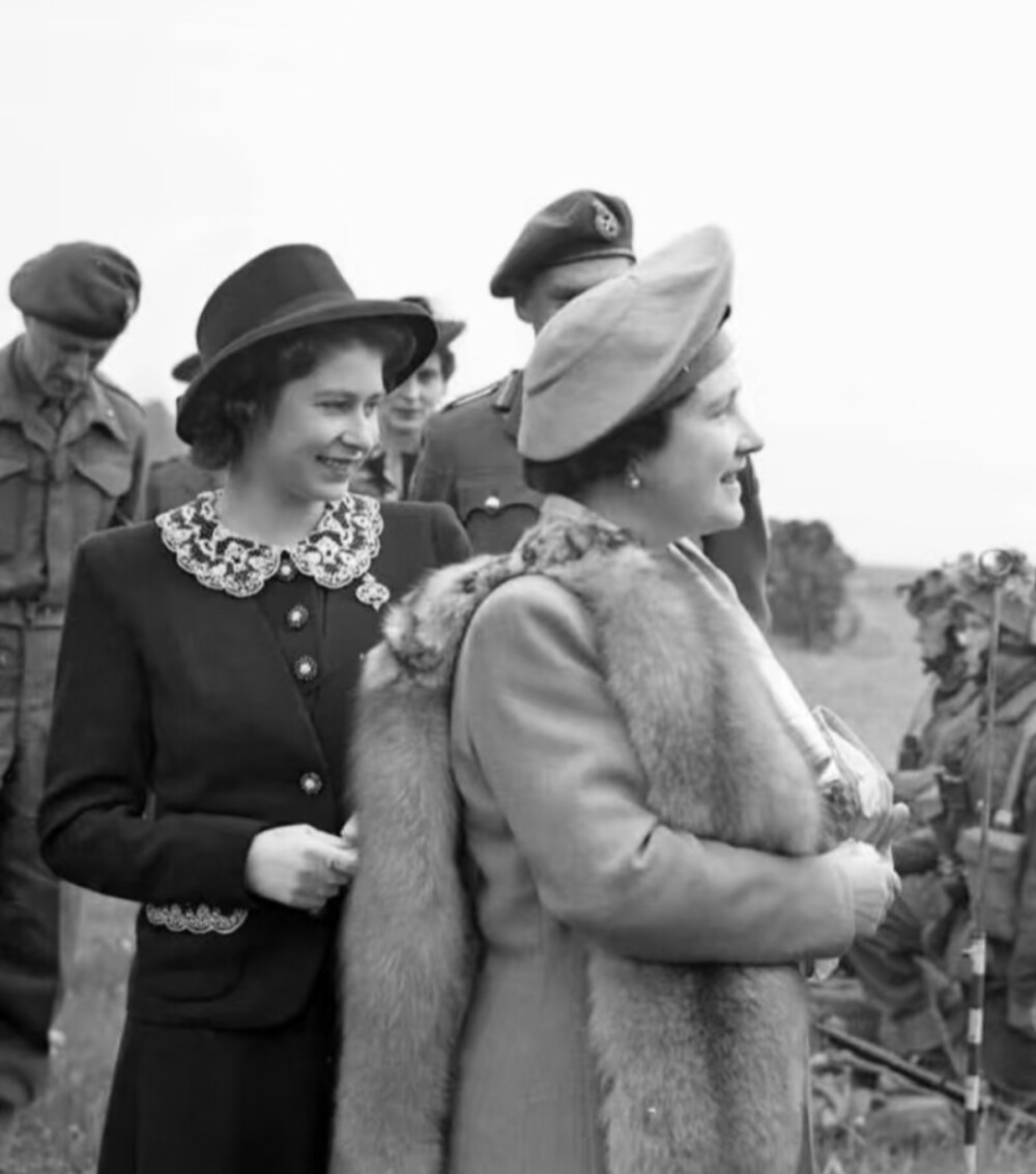 英国女王母女