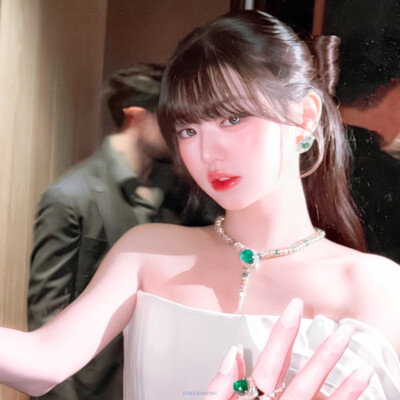 张元英