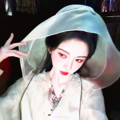 鞠婧祎