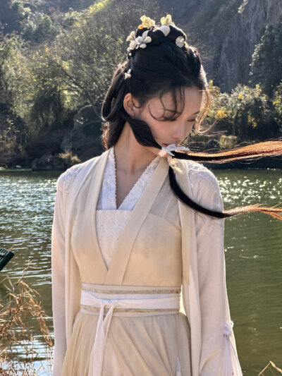 林允