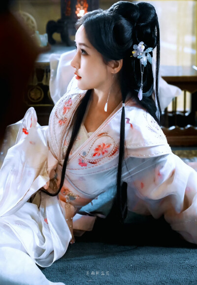 明眸