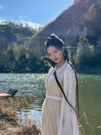 林允