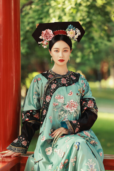 蓝盈莹