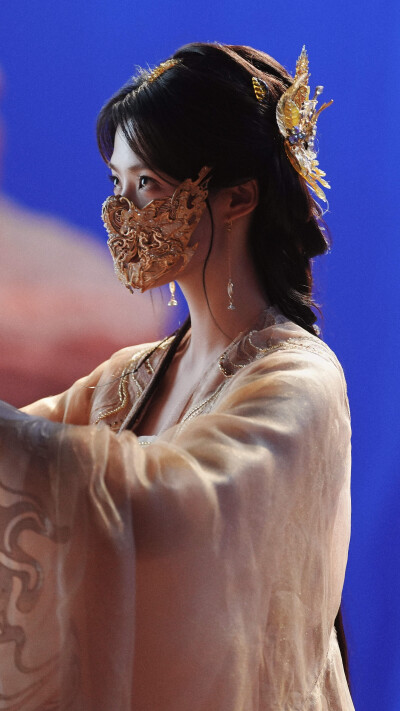 入青云 明意 卢昱晓