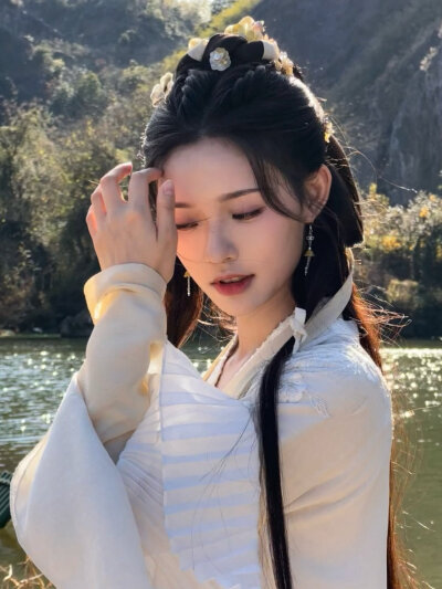 林允