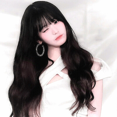 我理想型就是出生于韩国首尔特别市鞋码245mm 左眼0.5右眼1.5身高173cmO型血处女座estj兔子女