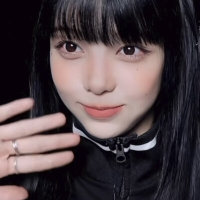 她是一个合格的萌妹
