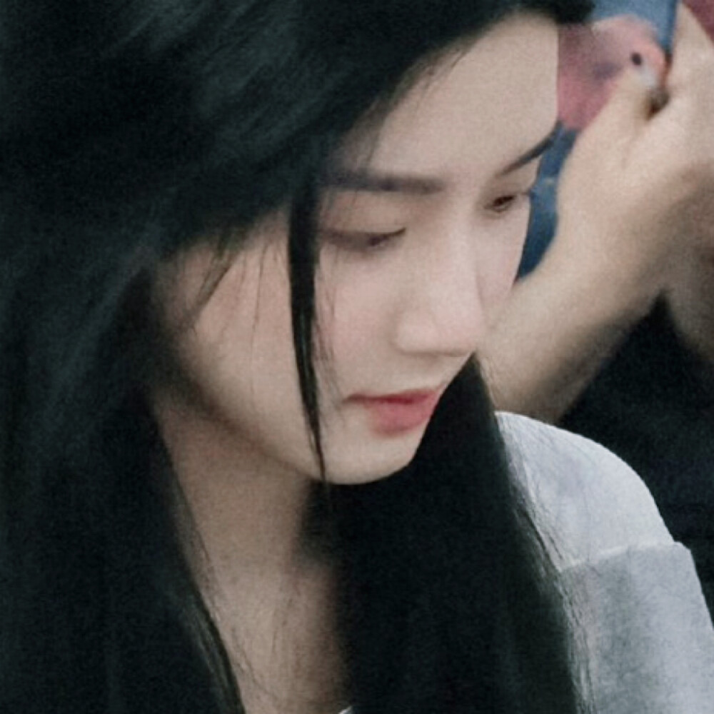 在有眼泪的雨里，哪里都是你