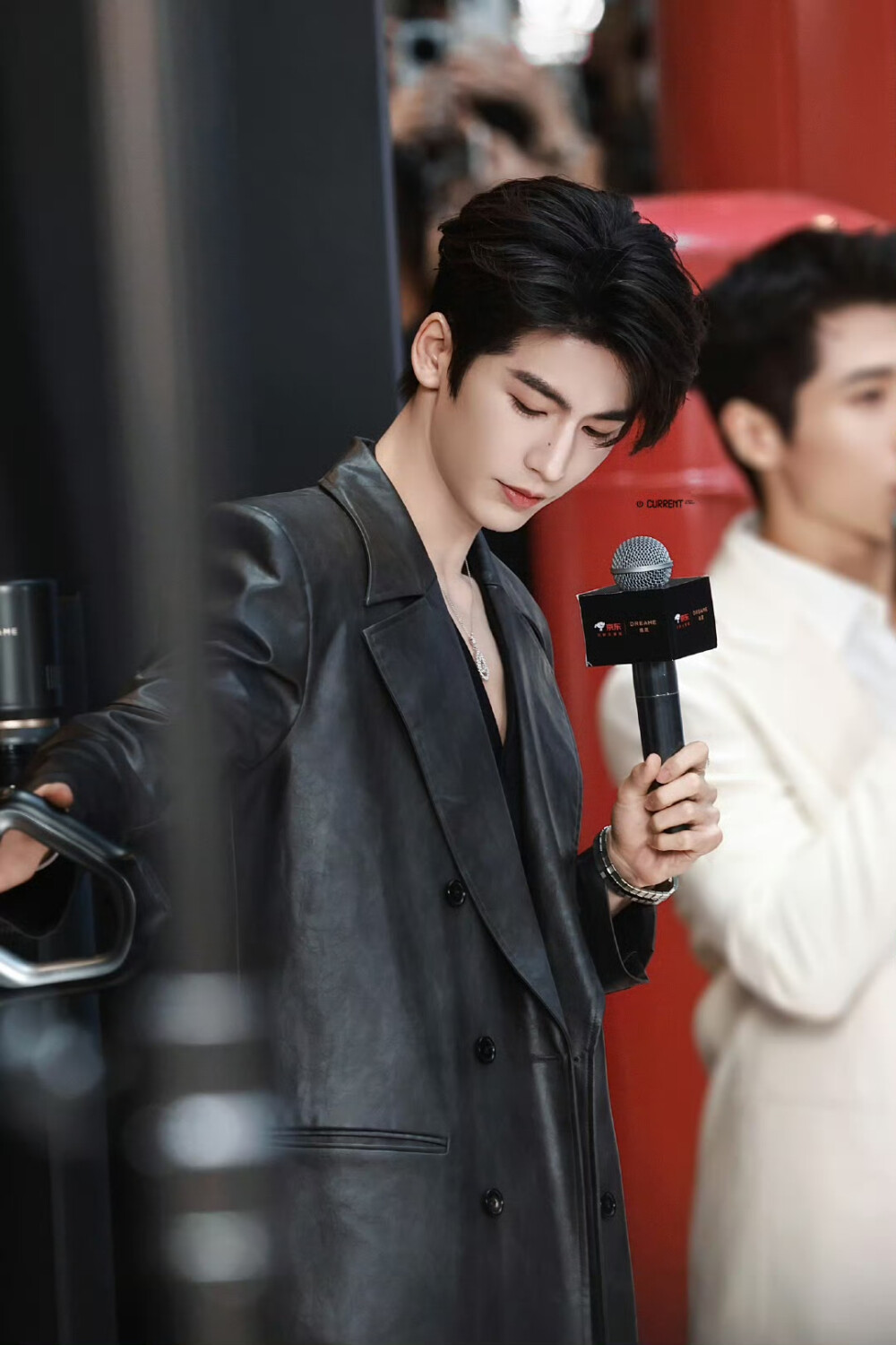 cr.Current丨张凌赫