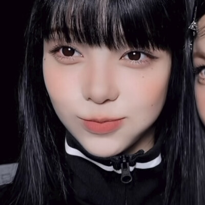 她是一个合格的萌妹