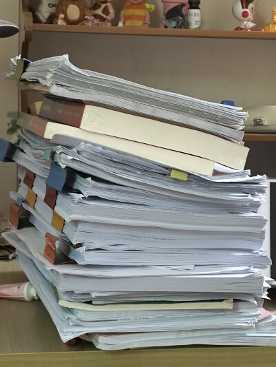 终于结束了。
谁家考试要这么多资料啊，七线