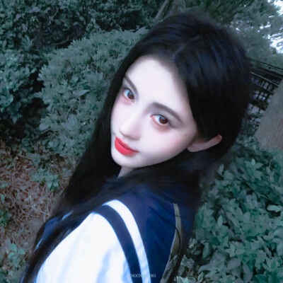 鞠婧祎