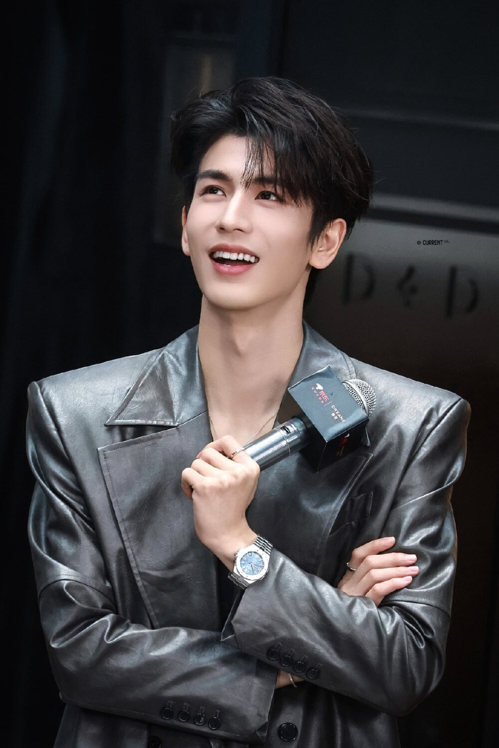 cr.Current丨张凌赫