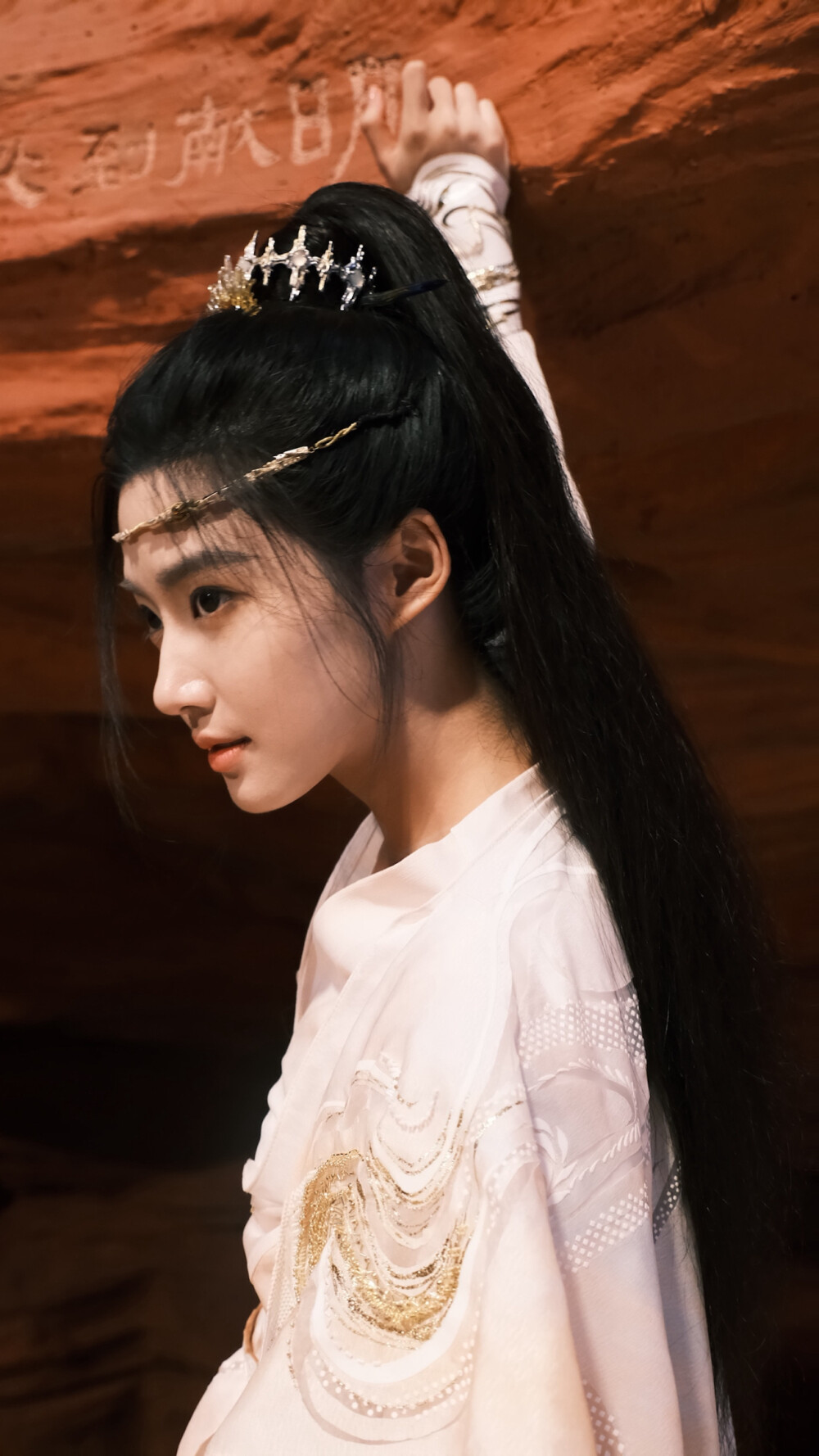 入青云 明意 卢昱晓