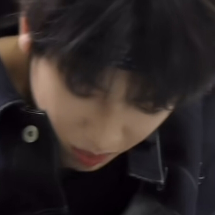 求助各位大神，发现暗恋很久的隔壁邻居疑似自己最爱看的网红怎么办？