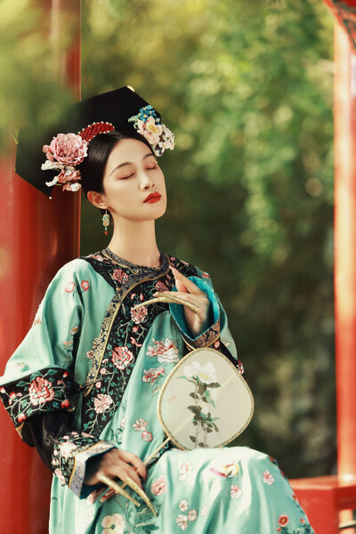 蓝盈莹