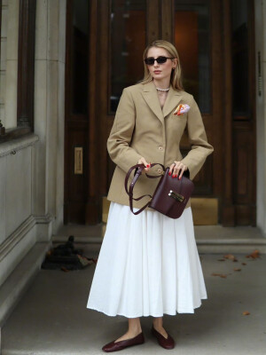 BY爱喝可乐的古娜小姐