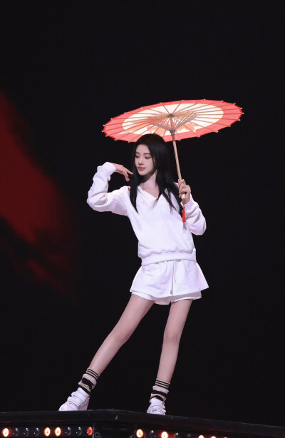 鞠婧祎