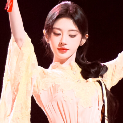 鞠婧祎